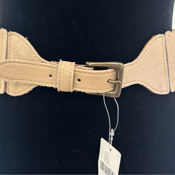 NWT - Anthropologie Belt - Size MD - Picture 3 of 9